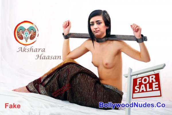 Akshara Haasan Nude Shows her Boobs Fake